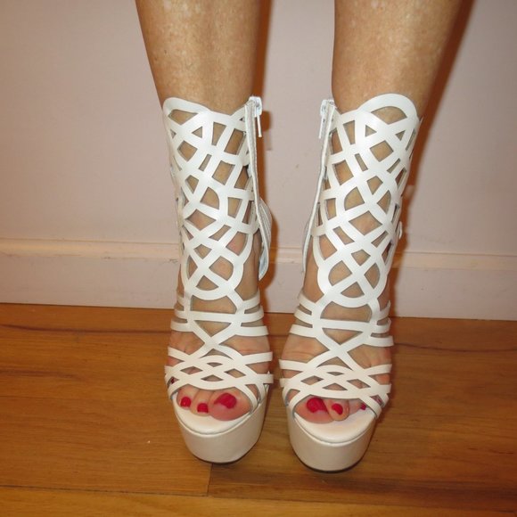 LAST CHANCE White Laser Cut High Heel Platform Double Buckle Ankle Strap - Picture 2 of 9